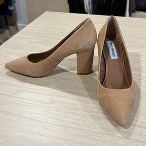 Steve Madden block heel camel suede pump